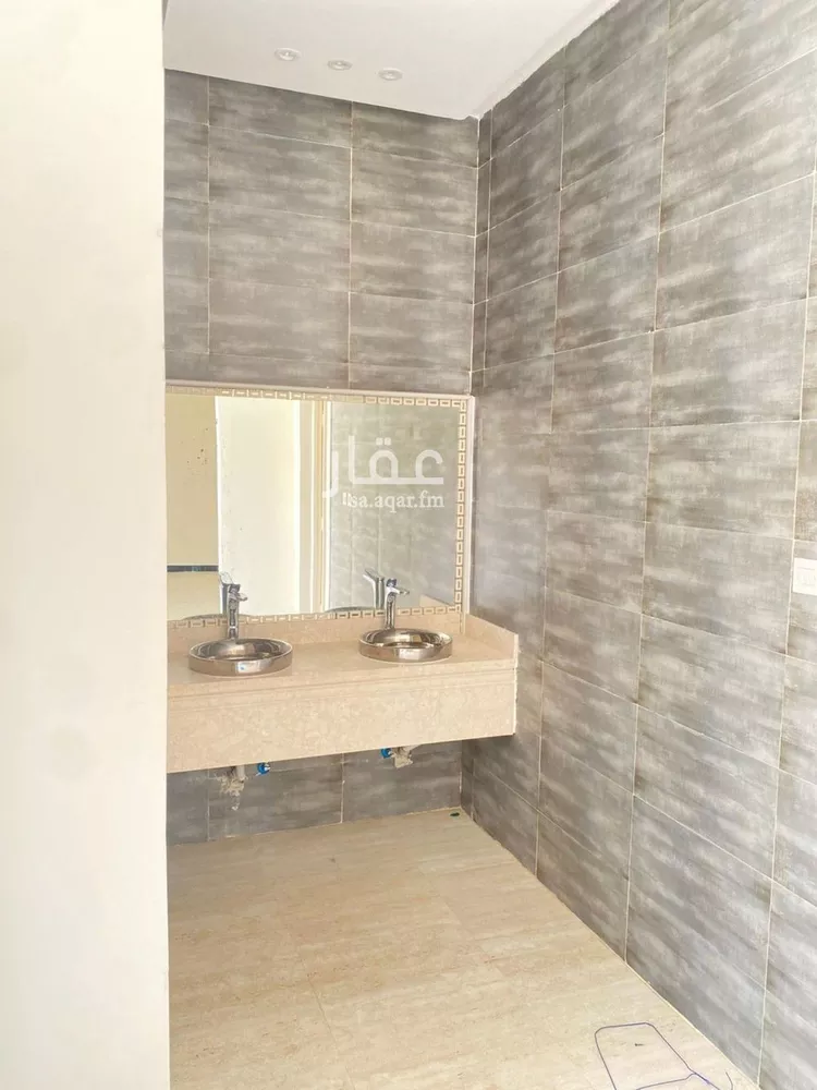 فيلا للإيجار في شارع أحمد بن طريف, حي عكاظ, مدينة الرياض, منطقة الرياض