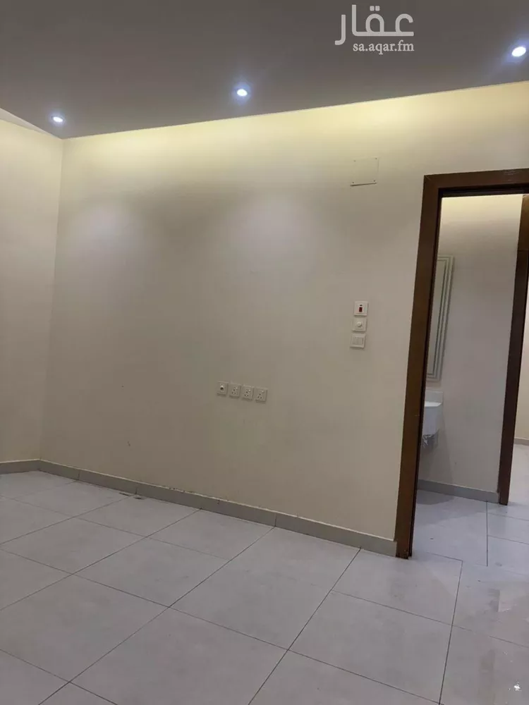 شقة للإيجار في شارع عبدالله بن أبي البركات, حي عكاظ, مدينة الرياض, منطقة الرياض صورة 2