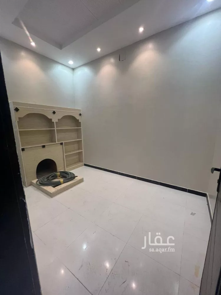 فيلا للإيجار في شارع إسحاق القيني, حي بدر, مدينة الرياض, منطقة الرياض صورة 4