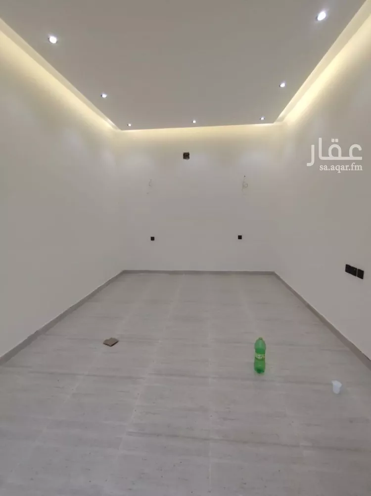 فيلا للبيع في شارع مصطفى عبدالرزاق, حي عكاظ, مدينة الرياض, منطقة الرياض صورة 5