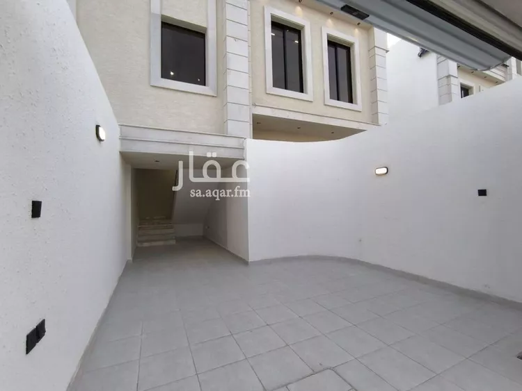 دور للبيع في شارع أبي عبدالله الصقلي, حي عكاظ, مدينة الرياض, منطقة الرياض صورة 2