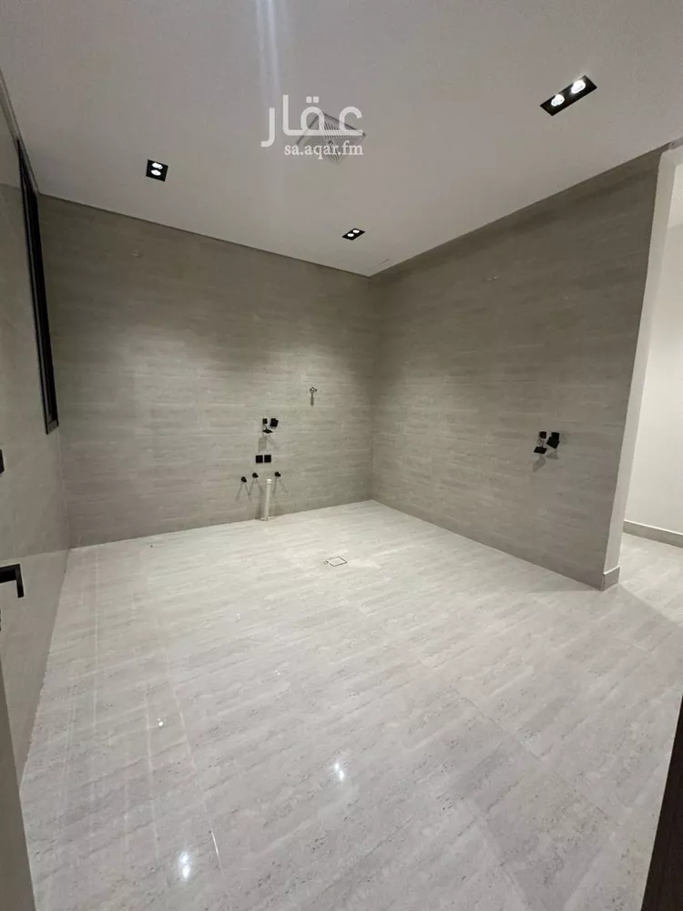 Floor for Sale in Riyadh Tuwaiq 10