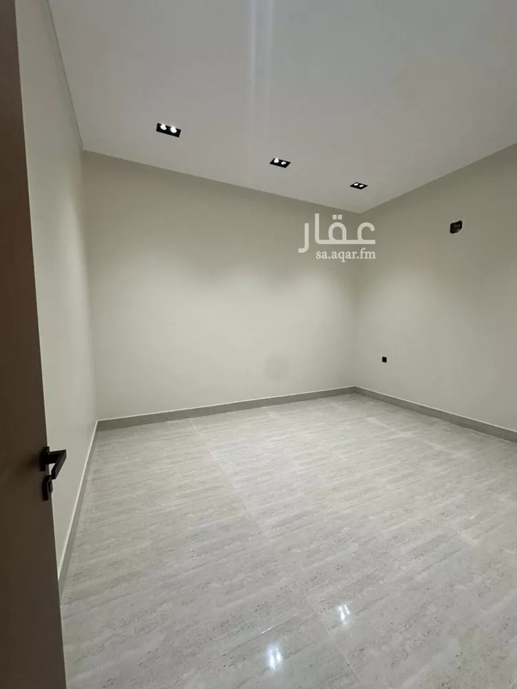 Floor for Sale in Riyadh Tuwaiq 12