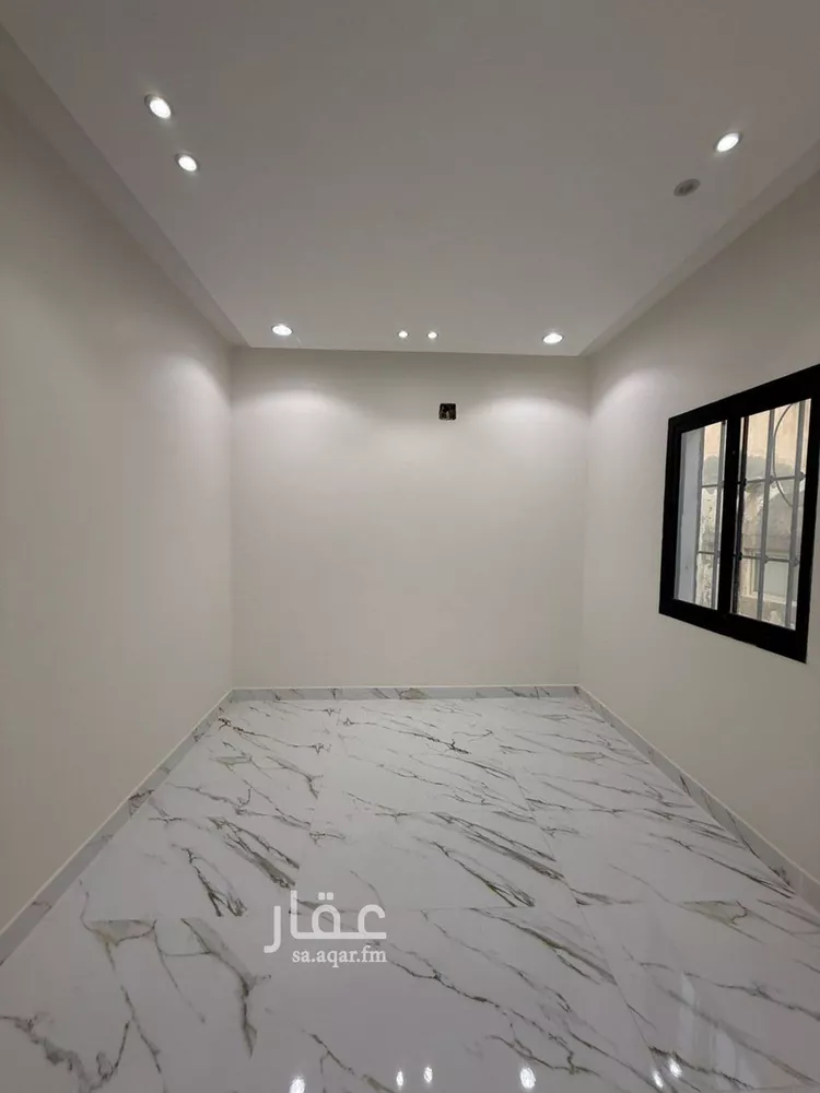 فيلا للبيع في شارع محمد الموصلي, حي العريجاء الغربي, مدينة الرياض, منطقة الرياض 11