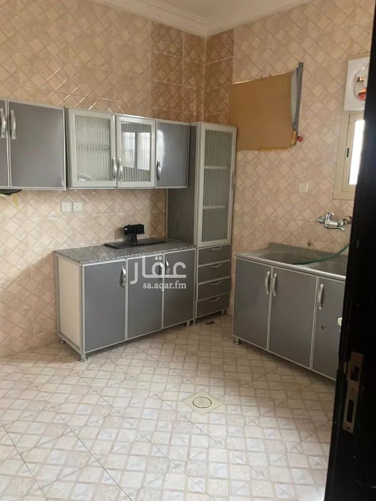 شقة للإيجار في شارع علي بن سلامة اللخمي, حي بدر, مدينة الرياض, منطقة الرياض