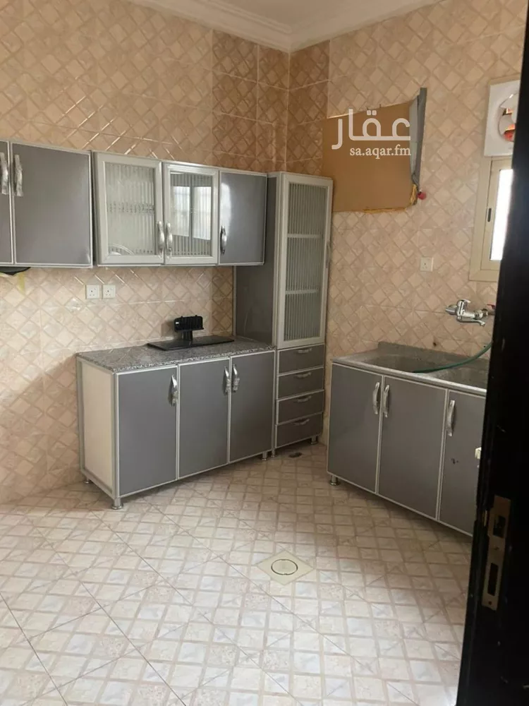 شقة للإيجار في شارع علي بن سلامة اللخمي, حي بدر, مدينة الرياض, منطقة الرياض