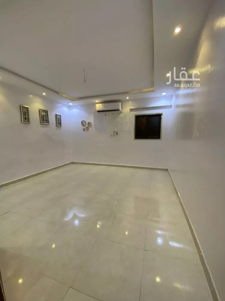 فيلا للبيع في شارع الدفاع, حي إشبيلية, مدينة الرياض, منطقة الرياض صورة 3