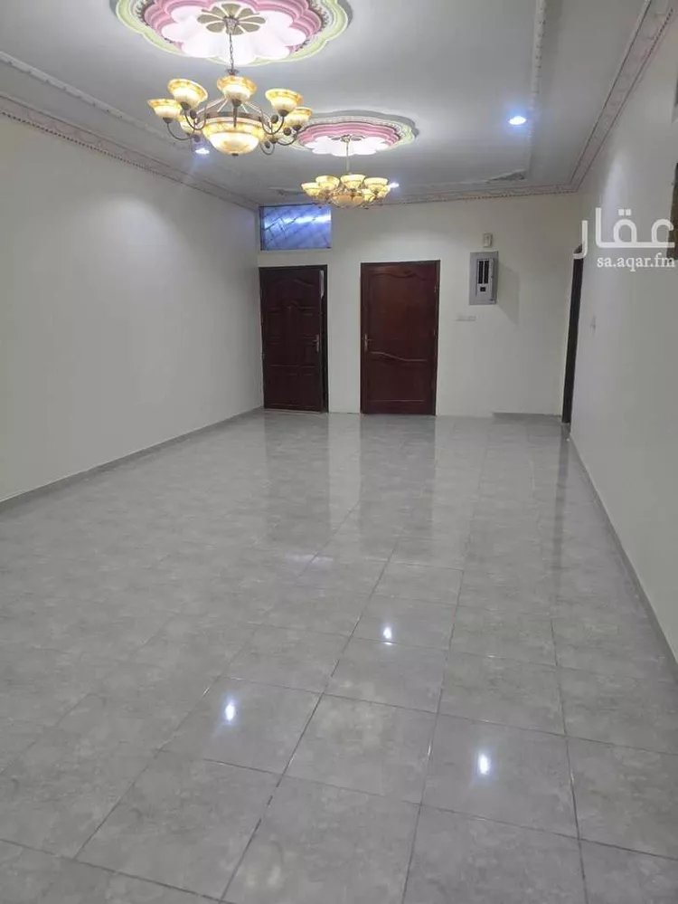 عمارة للبيع في شارع الوليد بن عبد الملك, حي الشفاء, مدينة القريات, منطقة الجوف صورة 5
