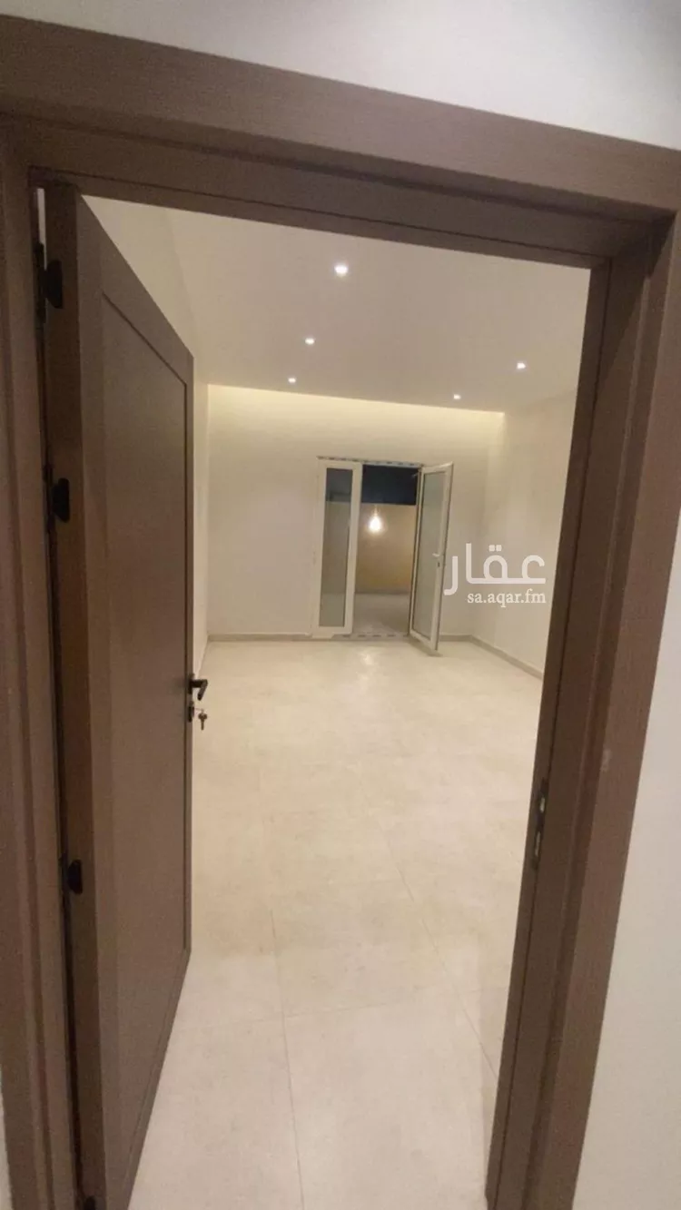 شقة للإيجار في شارع الامير مقرن بن عبدالعزيز, حي مغرزات, مدينة الرياض, منطقة الرياض صورة 4