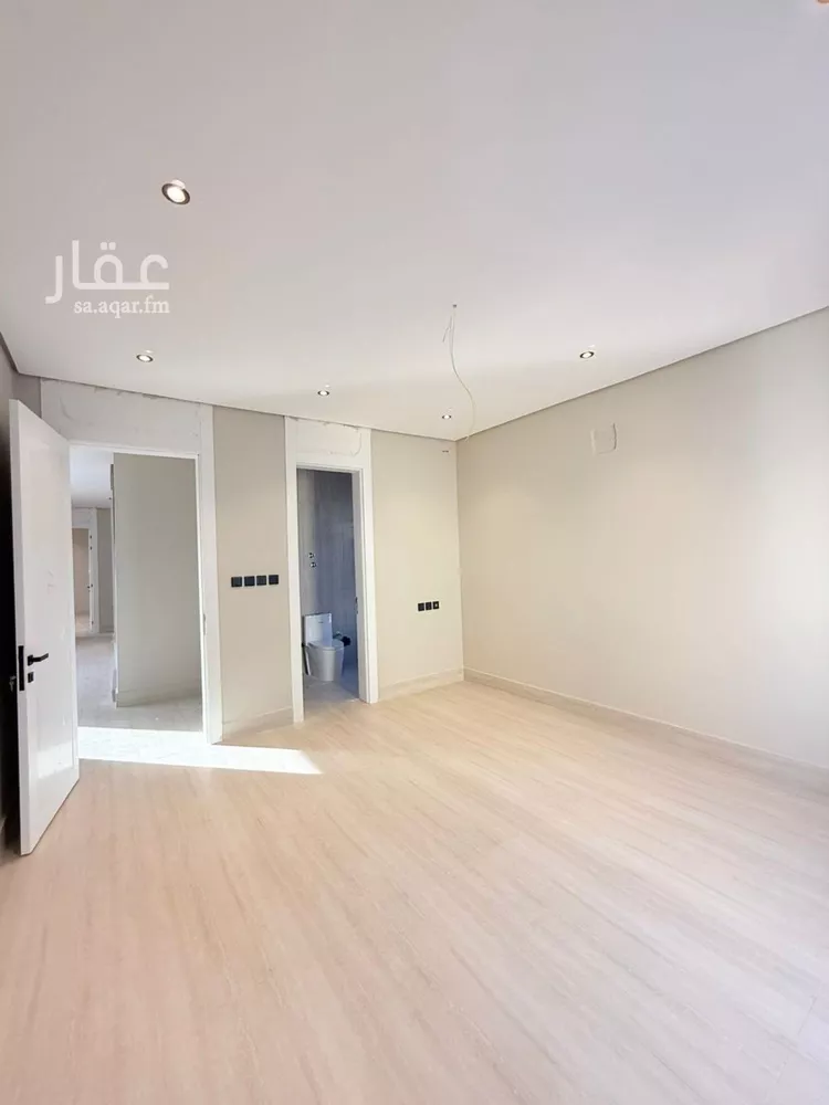 فيلا للبيع في شارع الولاء, حي الأمواج, مدينة الخبر, المنطقة الشرقية