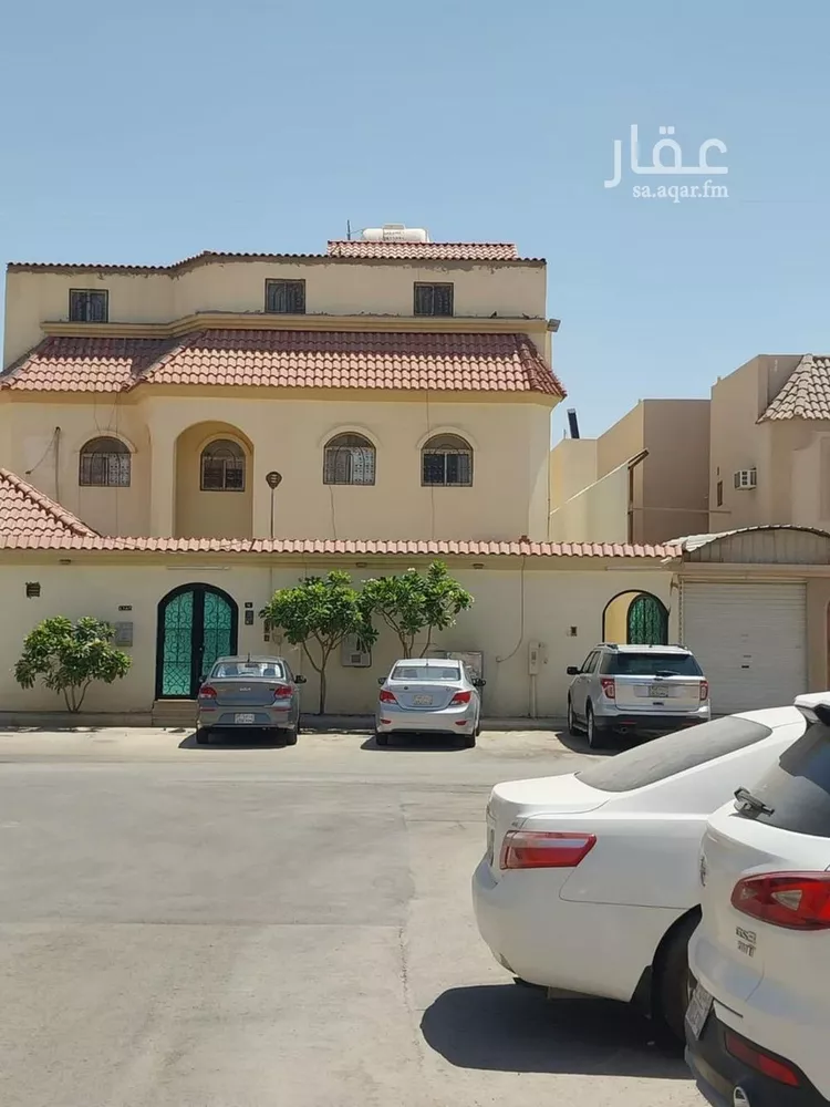 فيلا للبيع في شارع الظهران, حي إشبيلية, مدينة الرياض, منطقة الرياض 1 صورة