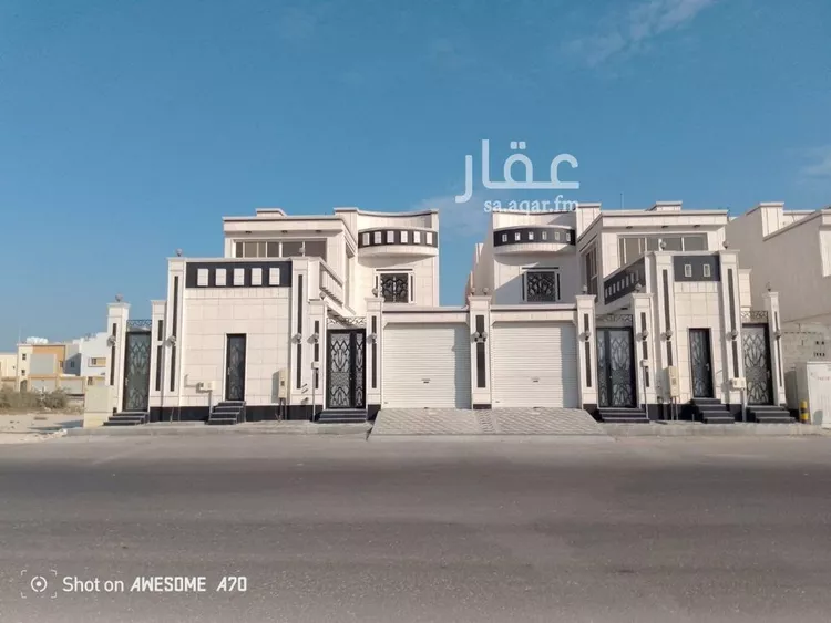 فيلا للبيع في شارع المقداد بن عمرو, حي الشراع, مدينة الخبر, المنطقة الشرقية