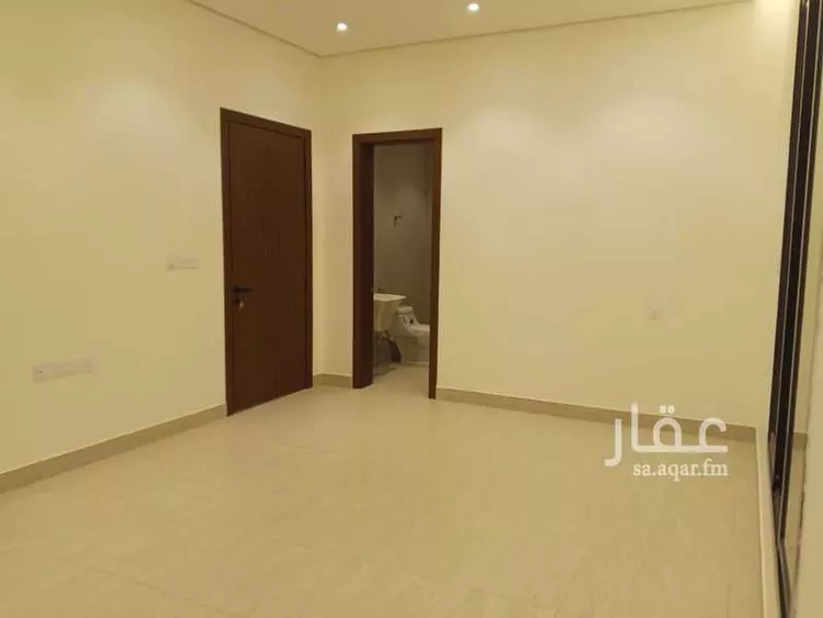 فيلا للبيع في شارع محمد بن مسلمة الأنصاري ، حي الملز ، الرياض ، منطقة الرياض