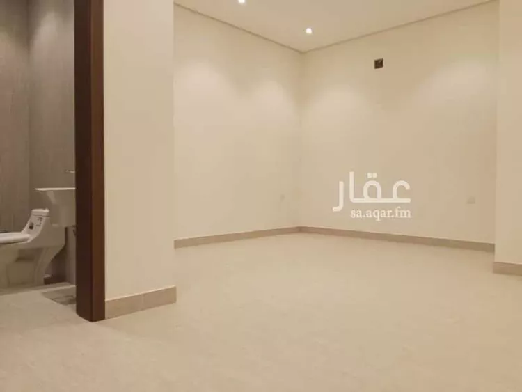 فيلا للبيع في شارع محمد بن مسلمة الأنصاري ، حي الملز ، الرياض ، منطقة الرياض صورة 3