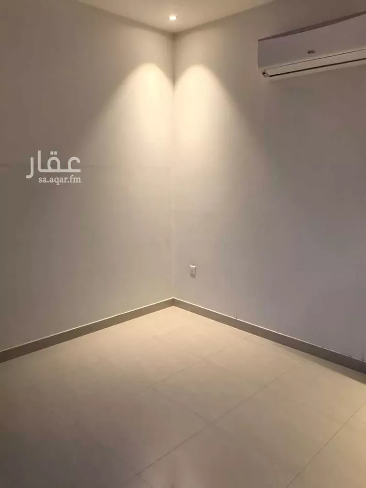 Floor for Rent in Riyadh Al Arid 7