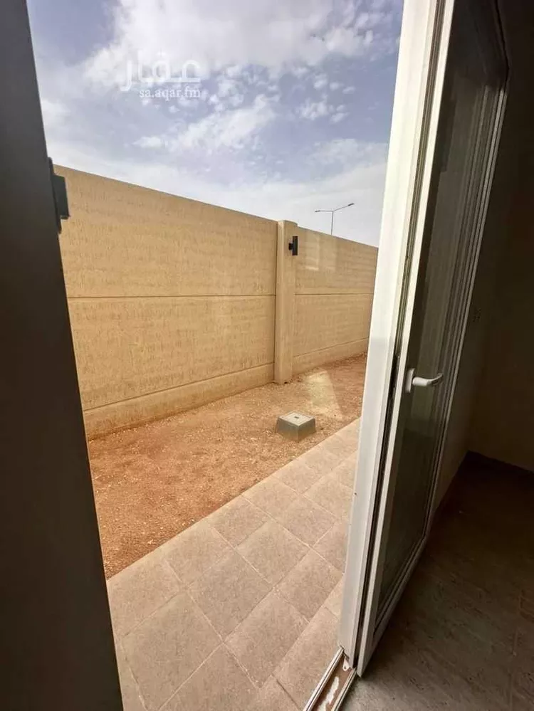 فيلا للبيع في شارع عمر بن عبدالله قاضي, حي مطار الملك خالد الدولي, مدينة الرياض, منطقة الرياض 18