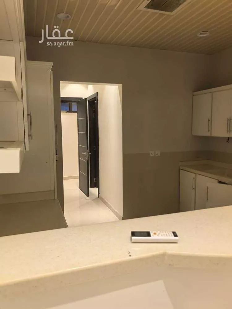 Floor for Rent in Riyadh Al Arid 16