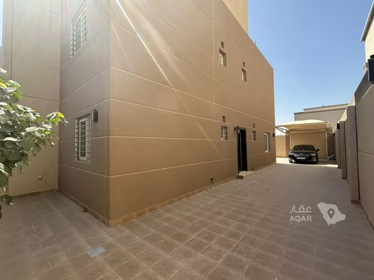 فيلا للبيع في شارع أحمد الحسباني, حي مطار الملك خالد الدولي, مدينة الرياض, منطقة الرياض 18