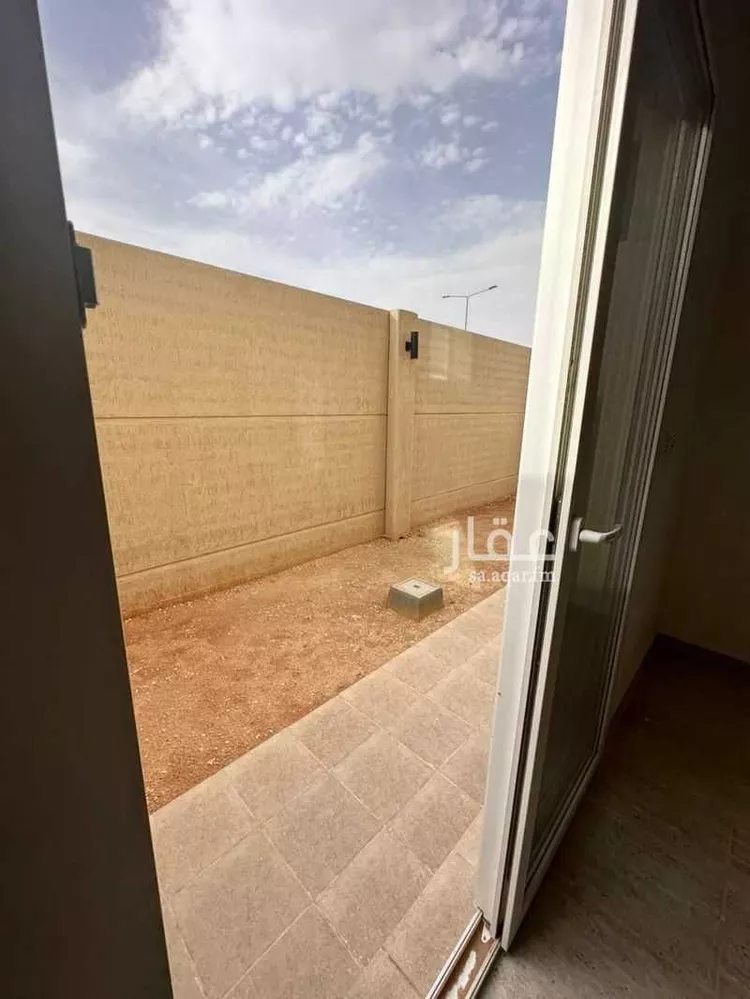 فيلا للإيجار في شارع عمر بن عبدالله قاضي, حي مطار الملك خالد الدولي, مدينة الرياض, منطقة الرياض 14