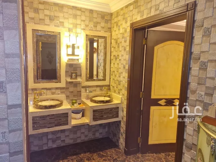 فيلا للبيع في شارع المضمار, حي الوادي, مدينة الرياض, منطقة الرياض صورة 2
