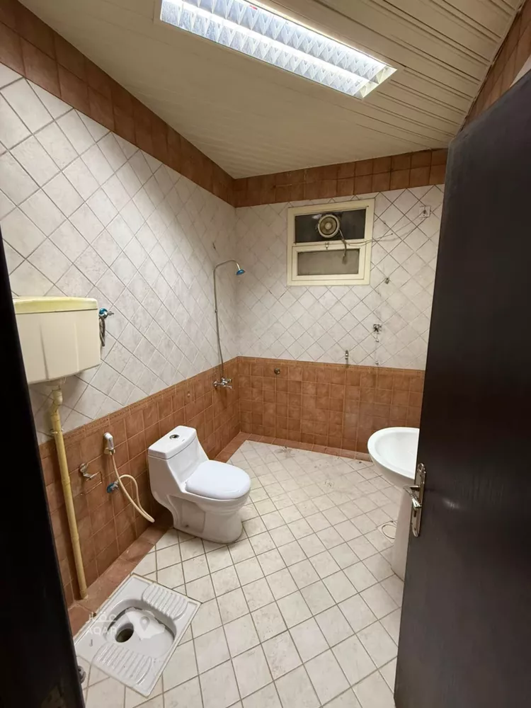 Floor for Rent in Riyadh Al Uraija Al Gharbiyah 12