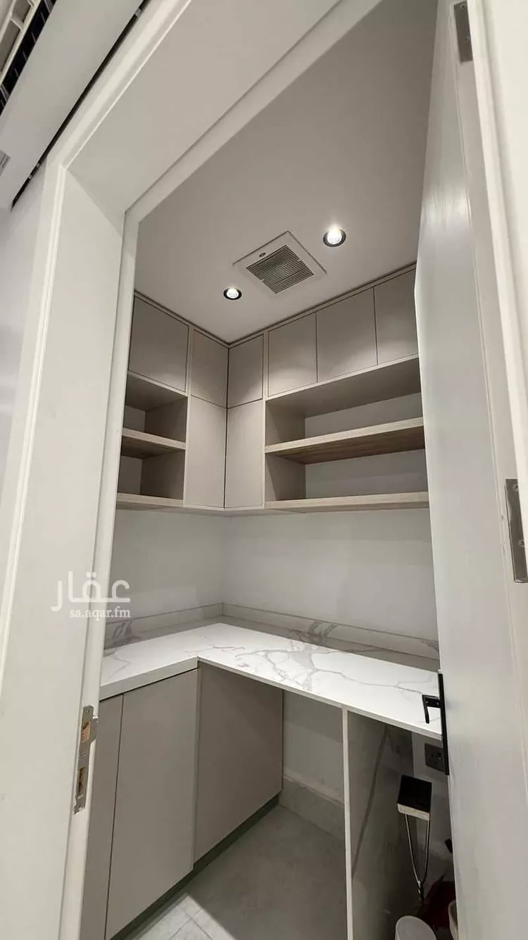 Apartment for Sale in Riyadh Al Malqa 9