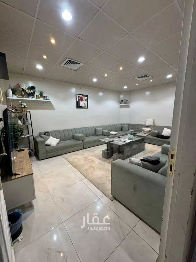 فيلا للبيع في شارع نهر النعامين, حي الدار البيضاء, مدينة الرياض, منطقة الرياض صورة 3