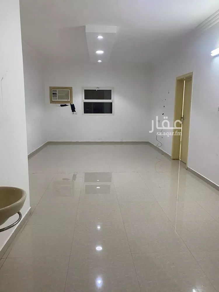 شقة للإيجار في شارع حسين بن صديق دحلان, حي عكاظ, مدينة الرياض, منطقة الرياض صورة 2