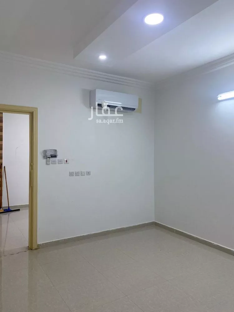 شقة للإيجار في شارع حسين بن صديق دحلان, حي عكاظ, مدينة الرياض, منطقة الرياض صورة 4