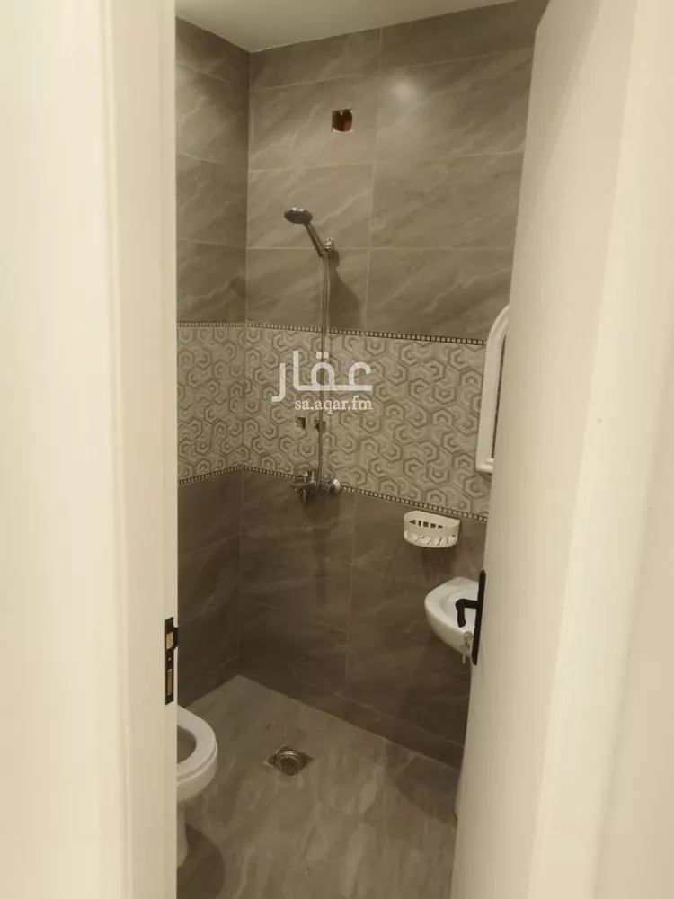 شقة للإيجار في شارع أبي غانم الحلبي, حي الضباط, مدينة الرياض, منطقة الرياض صورة 3