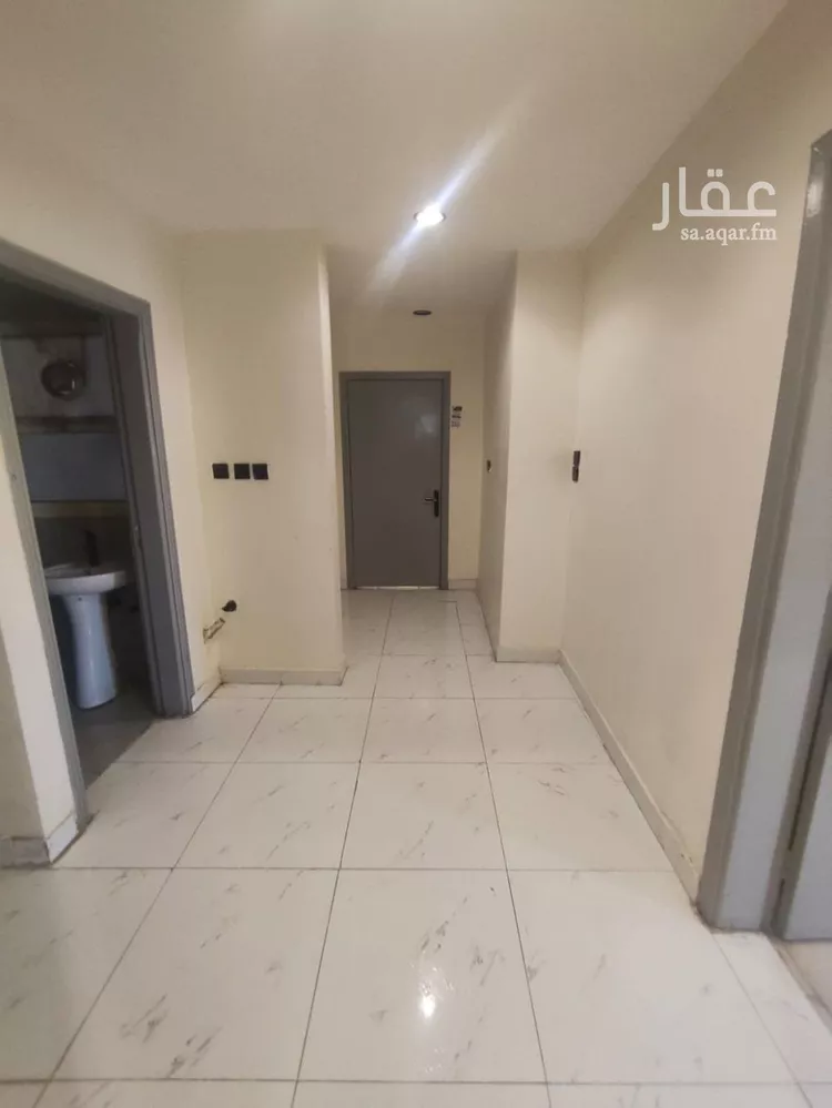 شقة للإيجار في شارع أبي غانم الحلبي, حي الضباط, مدينة الرياض, منطقة الرياض صورة 2