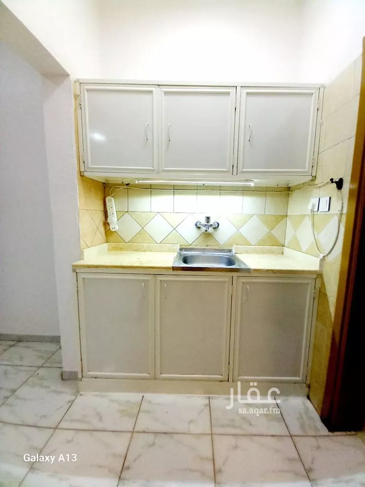 شقة للإيجار في شارع أبي غانم الحلبي, حي الضباط, مدينة الرياض, منطقة الرياض صورة 5