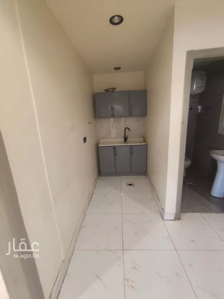 شقة للإيجار في شارع أبي غانم الحلبي, حي الضباط, مدينة الرياض, منطقة الرياض صورة 3