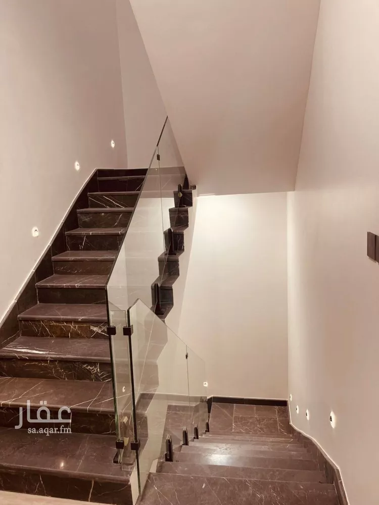 فيلا للبيع في شارع زينب بنت أبي سلمة, حي الرمال, مدينة الرياض, منطقة الرياض صورة 4