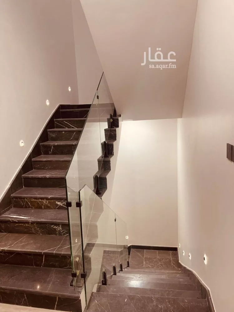 فيلا للبيع في شارع زياد بن أيوب, حي الرمال, مدينة الرياض, منطقة الرياض صورة 2