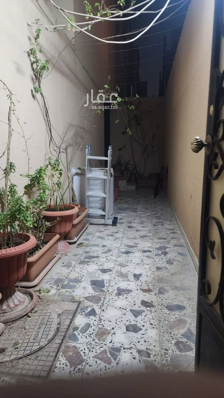 فيلا للبيع في شارع شهيد الدين ثم الوطن عبدالمغنى عواض الث, حي الشهداء, مدينة الرياض, منطقة الرياض صورة 4
