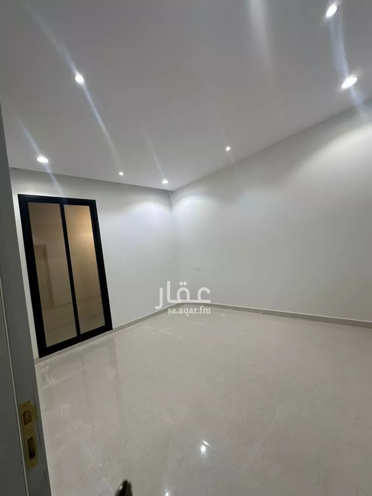 فيلا للبيع في شارع أبي العز الحبشي, حي المرجان, مدينة الرياض, منطقة الرياض 8