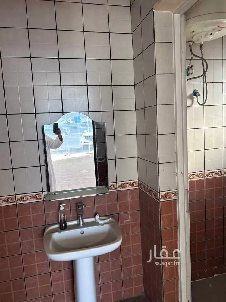 Commercial Office for Rent in Medina Abu Burayqa صورة 2