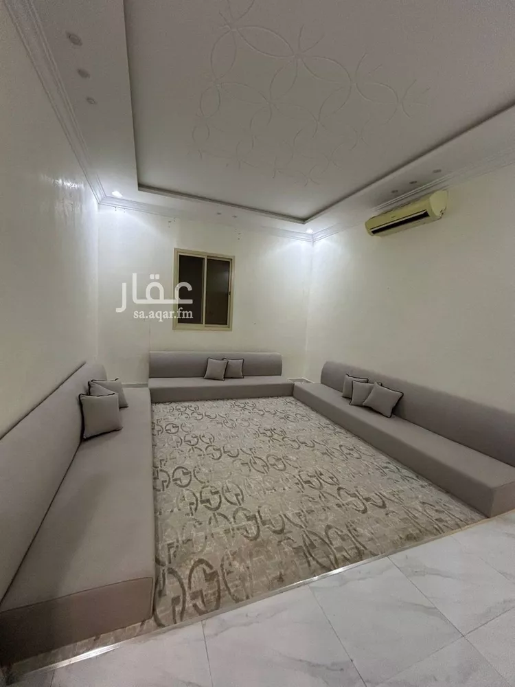 فيلا للإيجار في شارع خارجة بن سعيد, حي الرمال, مدينة الرياض, منطقة الرياض