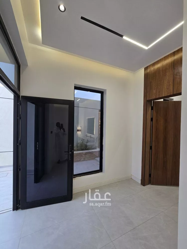 فيلا للبيع في شارع محفوظ الشافعي, حي الفاروق, مدينة الرياض, منطقة الرياض صورة 2