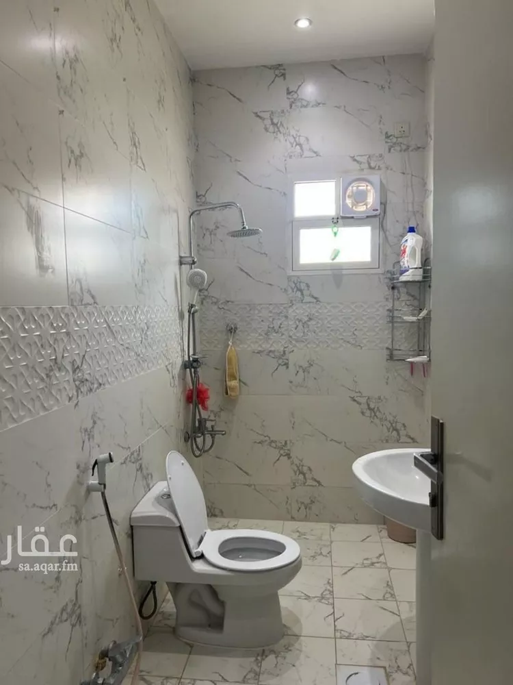 فيلا للبيع في شارع خالد الفرج, حي الملك فيصل, مدينة الرياض, منطقة الرياض صورة 3