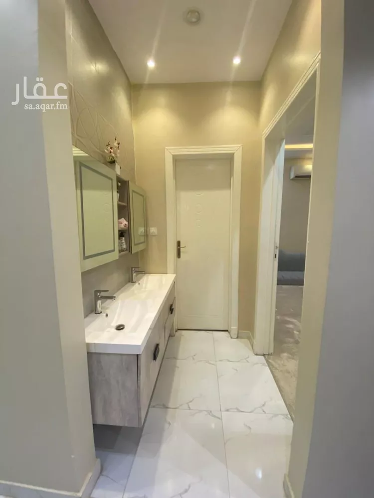 فيلا للبيع في شارع رقم 297, حي ظهرة لبن, مدينة الرياض, منطقة الرياض صورة 2