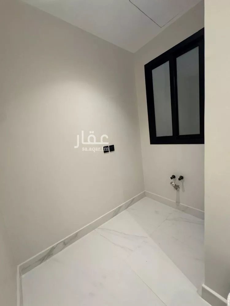 فيلا للبيع في شارع أبي أحمد البناء, حي عكاظ, مدينة الرياض, منطقة الرياض 13