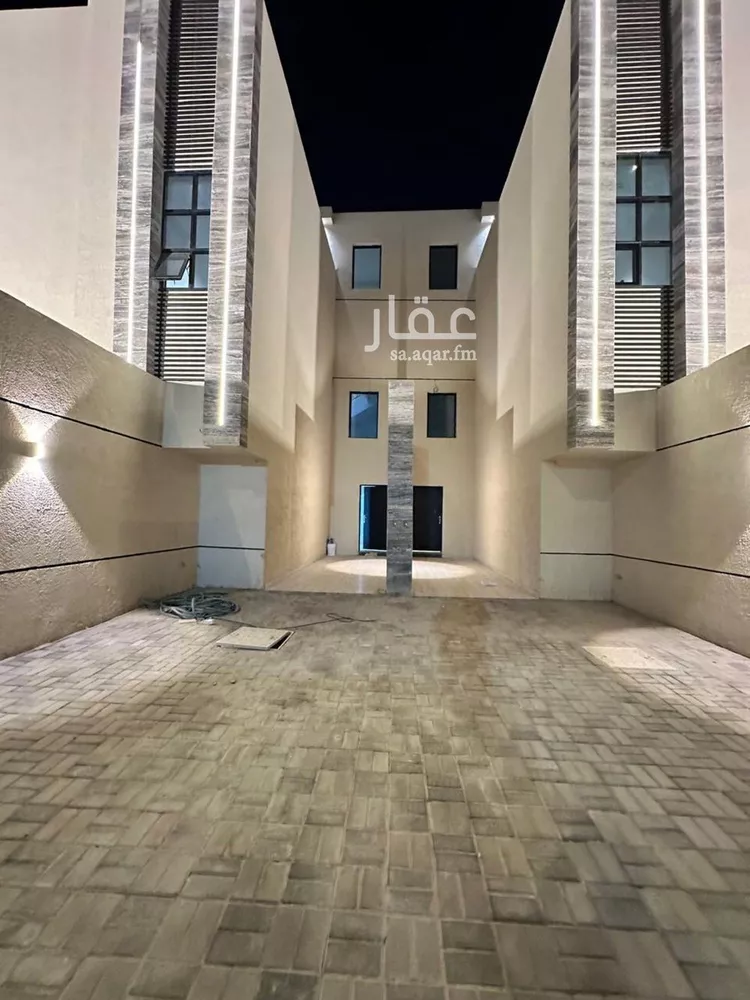 Floor for Sale in Riyadh Dhahrat Namar