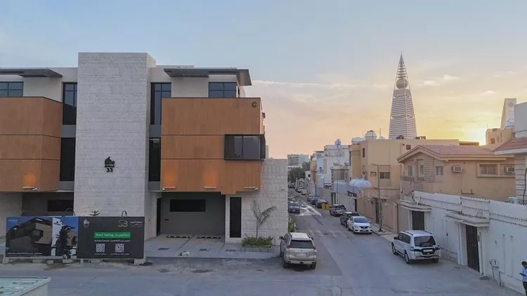 Floor for Sale in Riyadh Al Olaya ุตูุฑุฉ 4