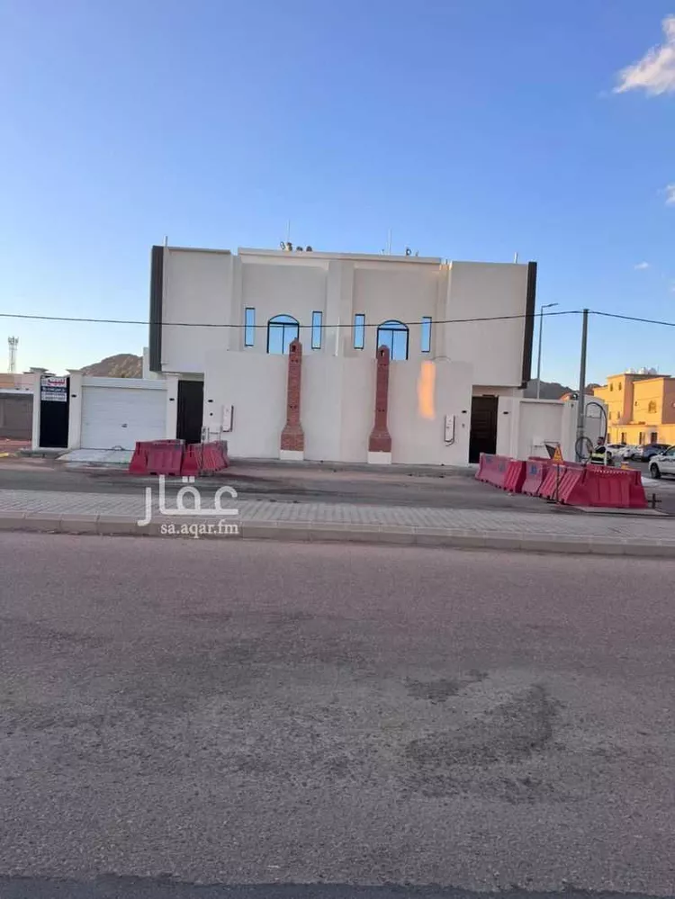 دور للبيع في شارع منصور البهوتي, حي الوادي, مدينة حائل, منطقة حائل