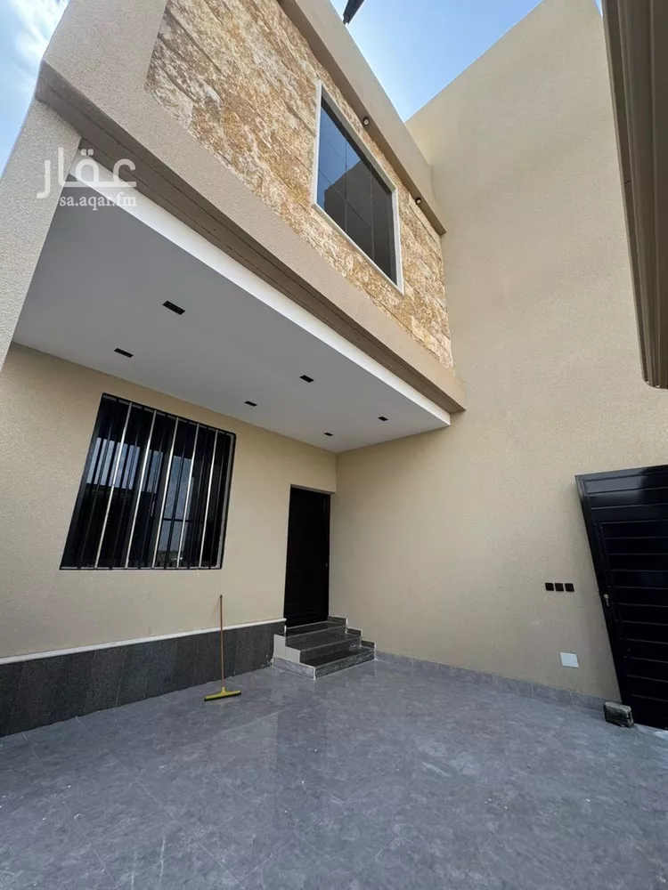 دور للبيع في شارع محمد بن احمد الفاسي, حي شعبة الشيخ, مدينة خميس مشيط, منطقة عسير صورة 2