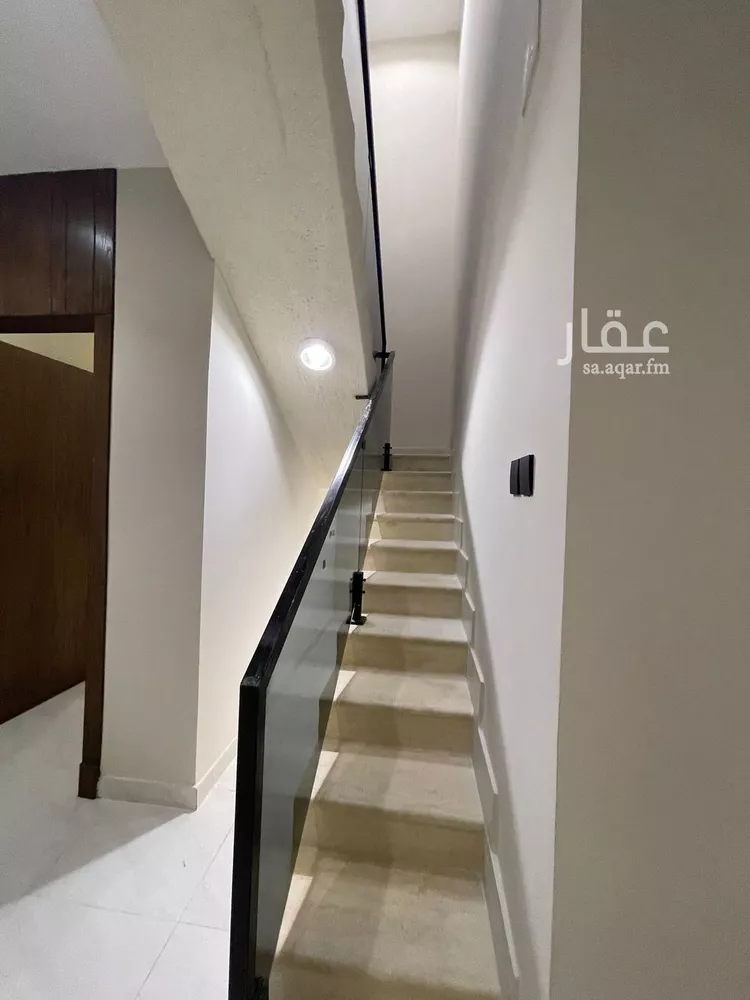 شقة للبيع في شارع الظهيرة, حي المروج, مدينة أبها, منطقة عسير صورة 4