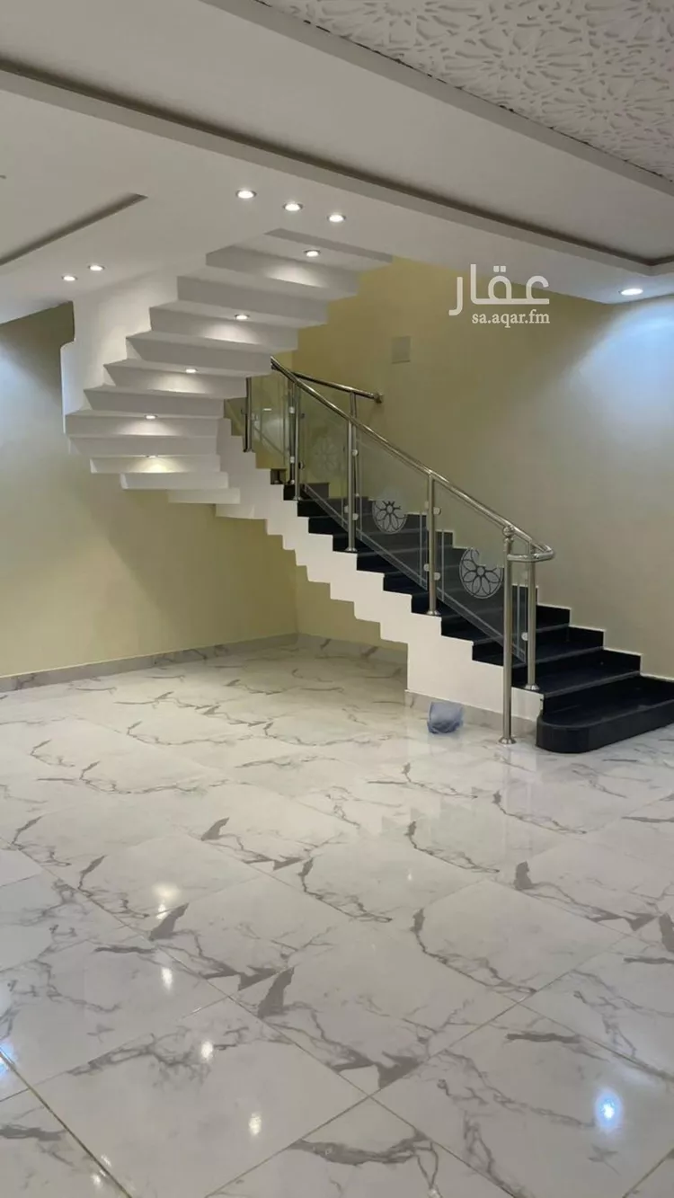 فيلا للإيجار في شارع شهاب الدين القلقشندي, حي عكاظ, مدينة الرياض, منطقة الرياض