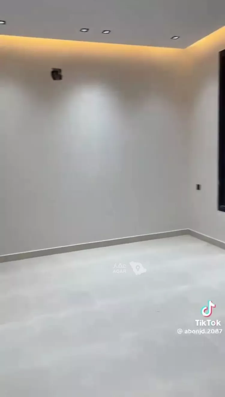 Floor for Rent in Riyadh Okaz 6